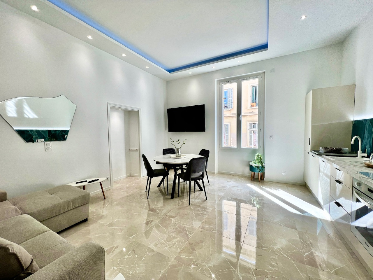 Limite Banane - Appartement T4 rénové proche Gare, Palais et