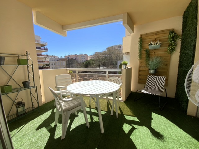 Studio 31m2 avec parking + terrasse + cave o Secteur Bas Pet