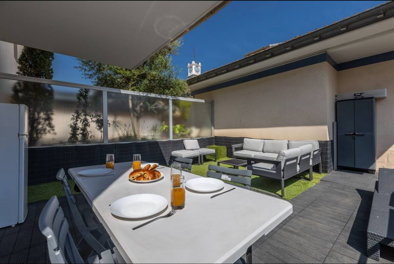 2 pièces 35 m2 + 32 m2 de terrasse à ciel ouvert + parking &